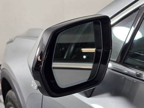 Used 2024 Cadillac XT4 Premium Luxury image 11