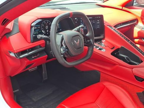 Used 2025 Chevrolet Corvette Stingray Premium Conv w/ Z51 Performance Package image 9