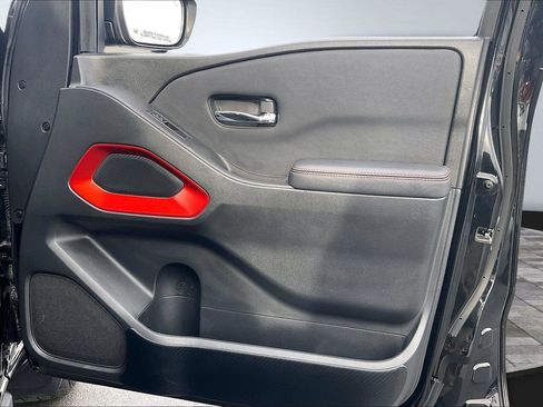 Used 2024 Nissan Frontier PRO-4X w/ Pro Convenience Package image 24