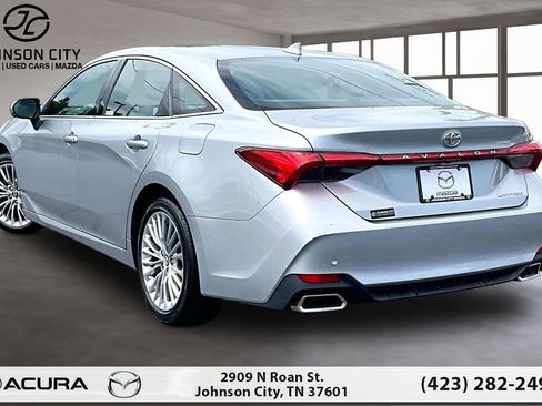 Used 2020 Toyota Avalon Limited w/ Advanced Safety Package FWD image 13