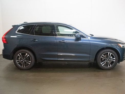 Used 2021 Volvo XC60 T5 Momentum w/ Protection Package Premier AWD/4WD image 3