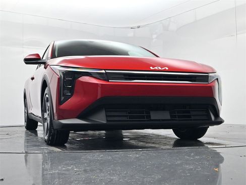 New 2025 Kia K4 LXS image 33