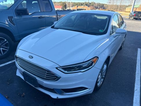 Used 2018 Ford Fusion SE w/ Equipment Group 602A image 10