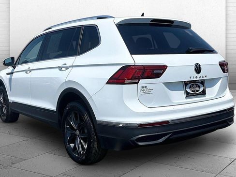 Used 2024 Volkswagen Tiguan SE FWD image 11