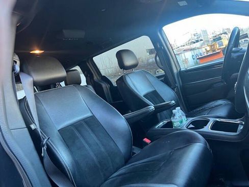 Used 2014 Dodge Grand Caravan SXT FWD image 9