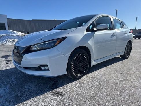 Used 2023 Nissan Leaf SV Plus image 3