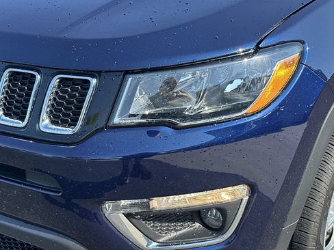 Used 2018 Jeep Compass Limited w/ Navigation Group FWD image 11
