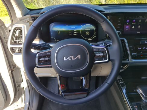 Used 2023 Kia Sorento SX image 34