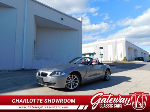 Used 2006 BMW Z4 3.0i RWD image 1