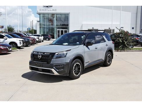 Used 2024 Nissan Pathfinder Rock Creek AWD/4WD image 3