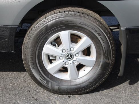 Used 2024 Mercedes-Benz Sprinter 2500 image 16