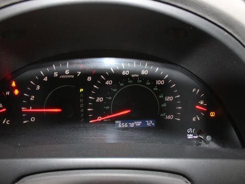 Used 2009 Toyota Camry LE FWD image 11