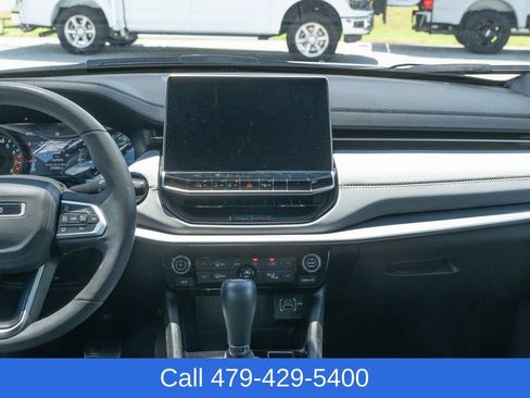Used 2025 Jeep Compass Limited AWD/4WD image 33