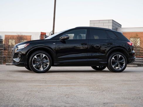 Used 2024 Audi Q4 e-tron Prestige w/ Black Optic Package image 3