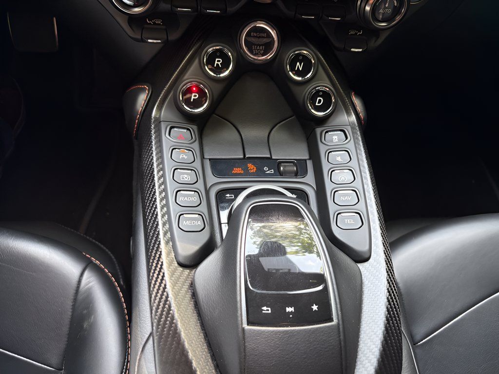 Used 2019 Aston Martin V8 Vantage Coupe RWD image 19