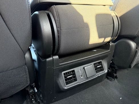 Used 2025 GMC Sierra 1500 SLE AWD/4WD image 23