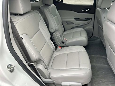 Used 2022 GMC Acadia SLT w/ Technology Package image 27