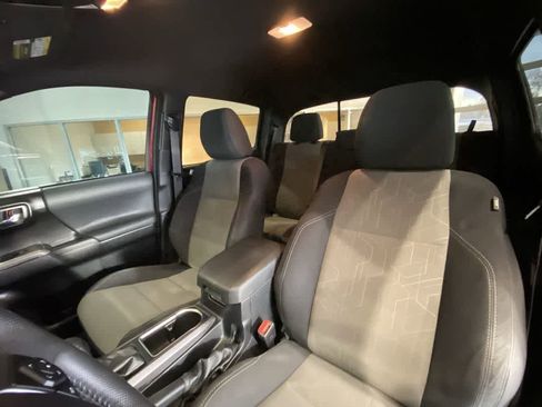 Used 2021 Toyota Tacoma TRD Off-Road w/ Technology Package image 14