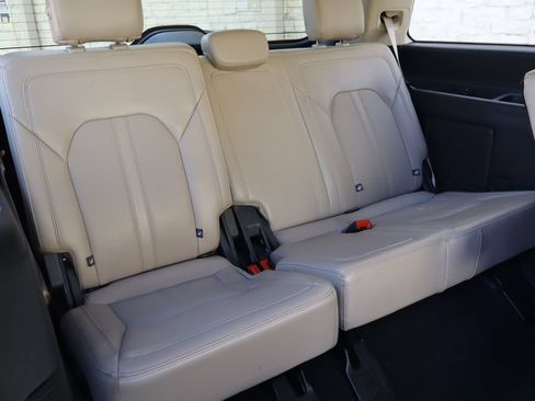 Used 2024 Ford Expedition Limited AWD/4WD image 19
