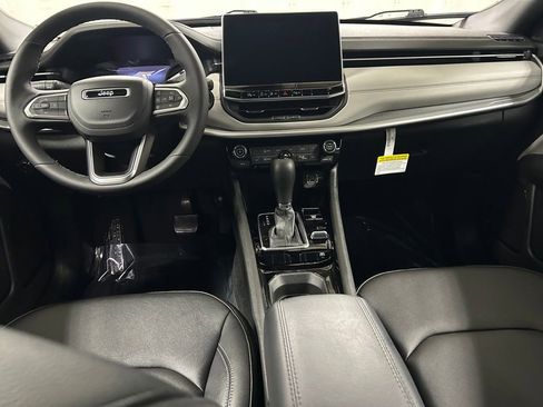 Used 2025 Jeep Compass Limited AWD/4WD image 15