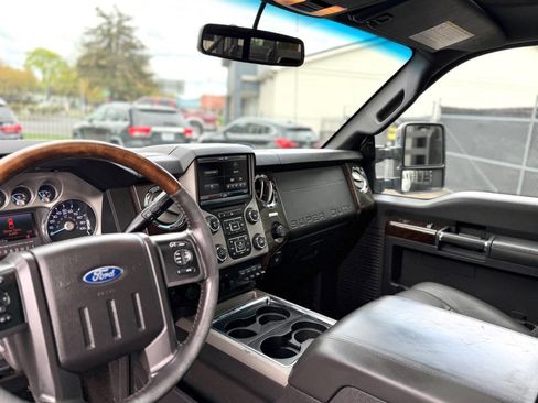 Used 2016 Ford F250 Platinum w/ FX4 Off-Road Package AWD/4WD image 10