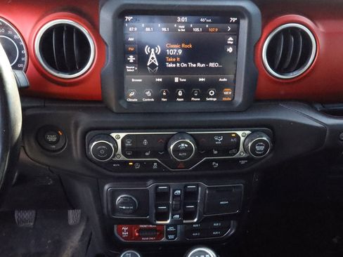 Used 2020 Jeep Gladiator Rubicon image 17