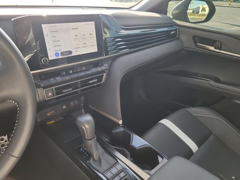 Certified 2025 Toyota Camry SE FWD image 20