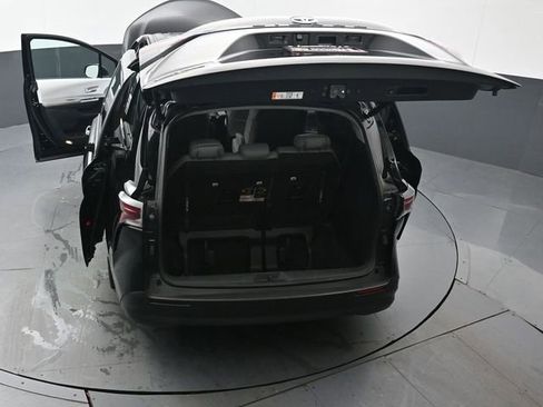 Used 2025 Toyota Sienna XLE image 54