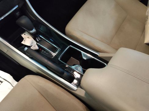 Used 2017 Honda Accord EX image 26