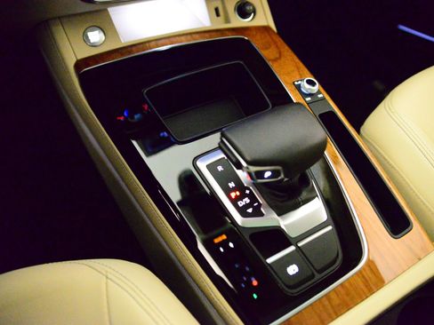 Certified 2023 Audi Q5 2.0T Premium Plus w/ Premium Plus Package image 13