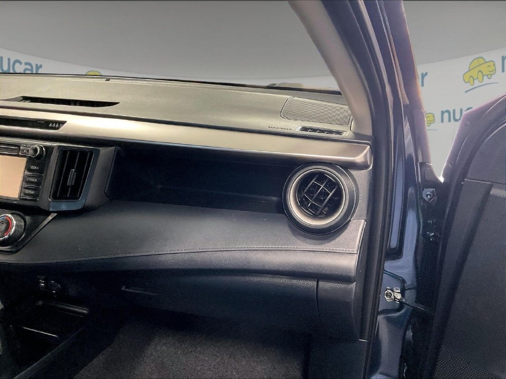 Used 2017 Toyota RAV4 LE AWD/4WD image 13