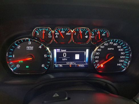 Used 2018 Chevrolet Suburban LT w/ LT Signature Package image 29