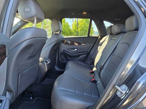 Used 2020 Mercedes-Benz GLC 300 4MATIC image 16