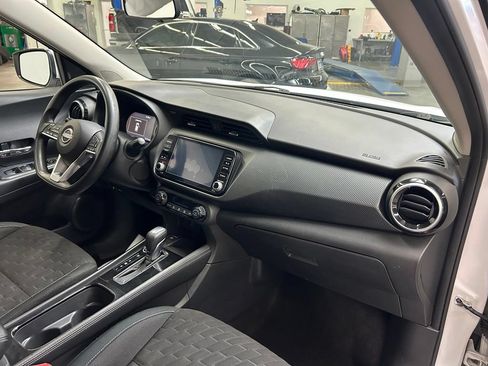 Used 2022 Nissan Kicks SV FWD image 17