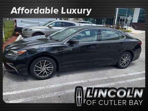 Used 2018 Lexus ES 350 w/ Luxury Package w/Wood Trim FWD image 1