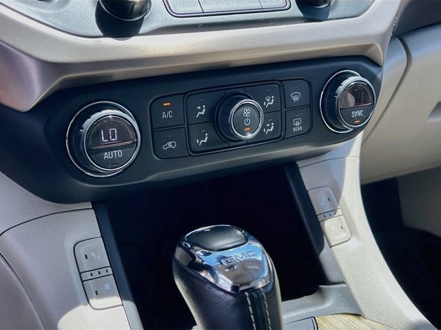 Used 2019 GMC Acadia Denali w/ Technology Package AWD/4WD image 13