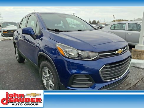 Used 2017 Chevrolet Trax LS image 1
