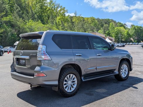 Used 2017 Lexus GX 460 Premium image 9