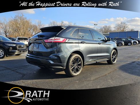Used 2022 Ford Edge SE w/ Black Appearance Package image 6