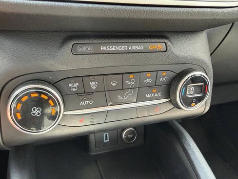 Used 2020 Ford Escape SE AWD/4WD image 14