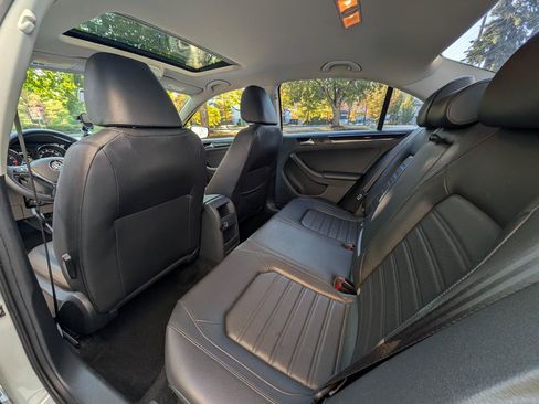 Used 2015 Volkswagen Jetta SEL FWD image 8