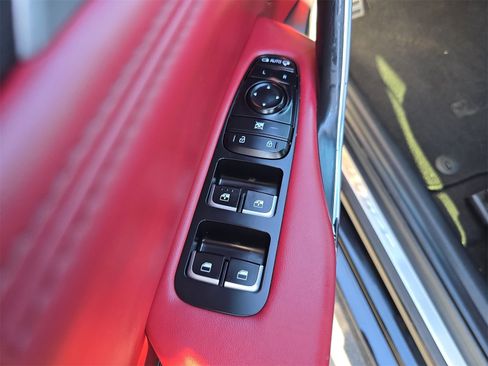 Used 2020 Kia Stinger GT1 image 13