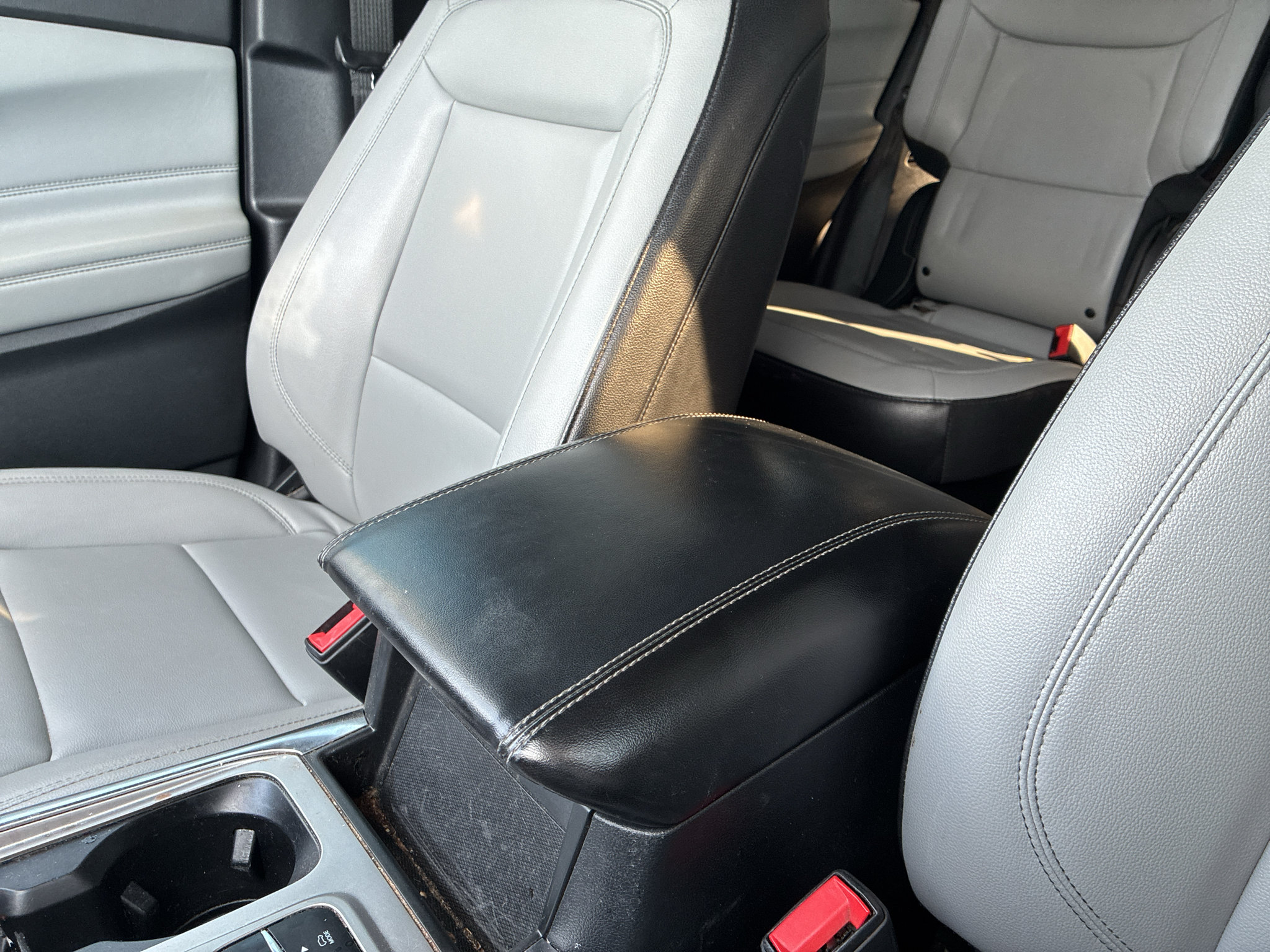 Used 2021 Ford Explorer XLT w/ Equipment Group 202A RWD image 39