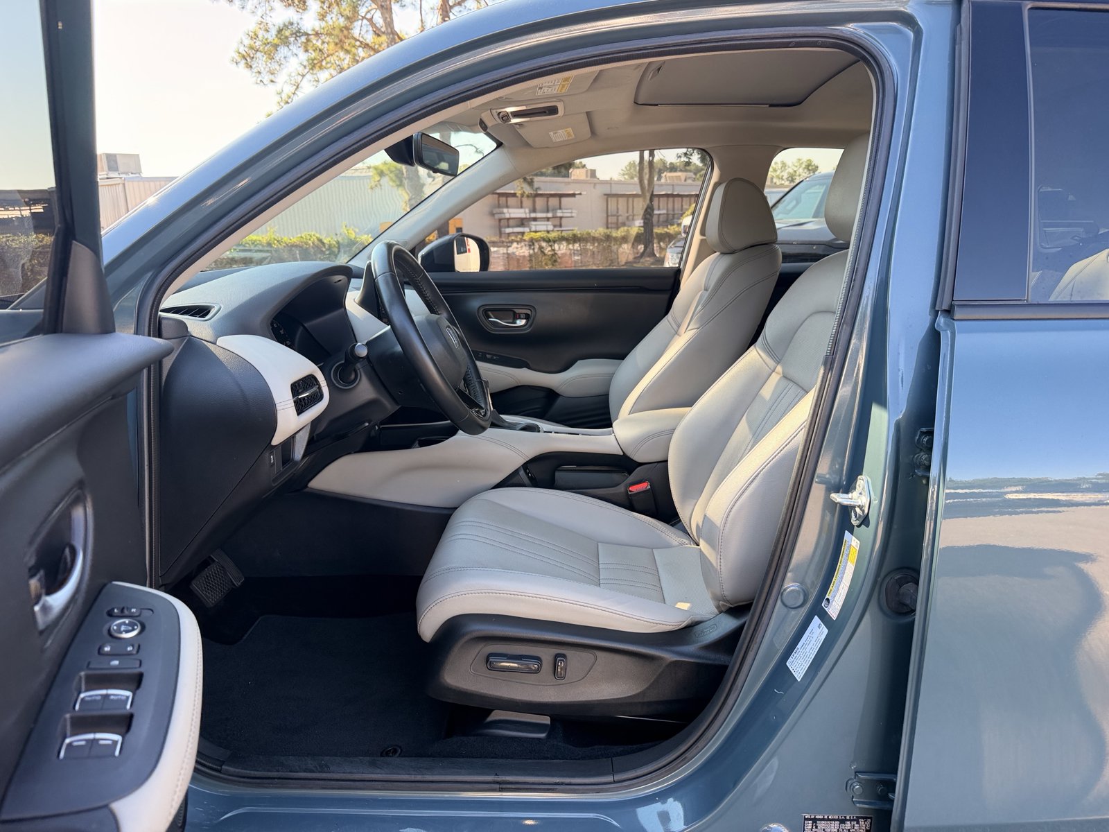 Used 2025 Honda HR-V EX-L image 14