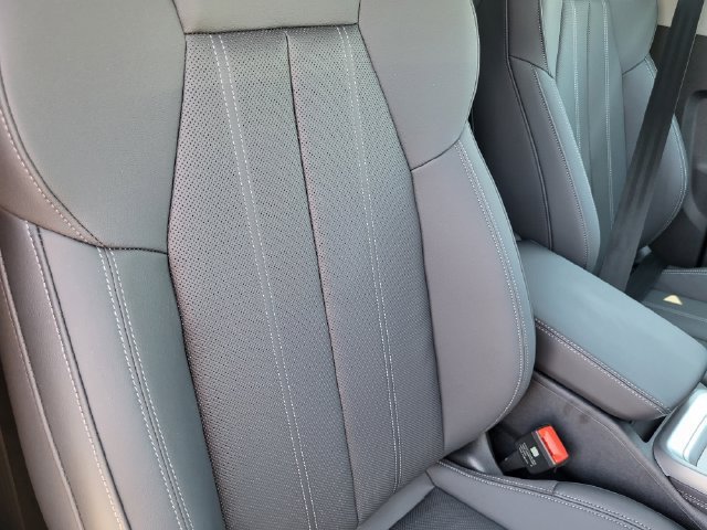 Used 2025 Audi Q5 Premium w/ Premium Plus AWD/4WD image 14