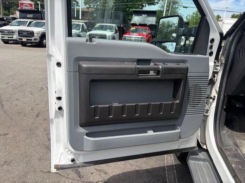 Used 2016 Ford F250 XL w/ XL Appearance Package AWD/4WD image 14