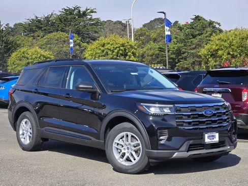 New 2026 Ford Explorer Active AWD/4WD image 2