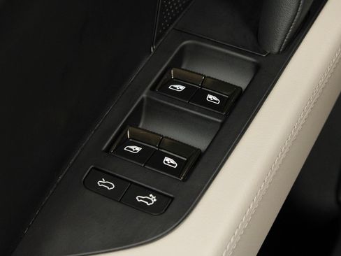 Used 2026 Porsche Cayenne Electric AWD/4WD image 33
