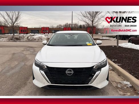 Used 2024 Nissan Sentra SV image 3