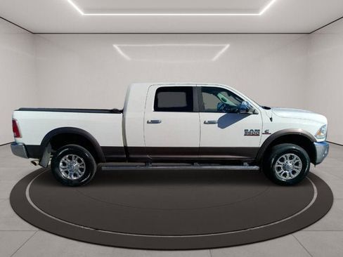 Used 2018 RAM 3500 Laramie w/ Convenience Group AWD/4WD image 4